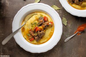 Spanisches Gulasch mit cremiger Polenta