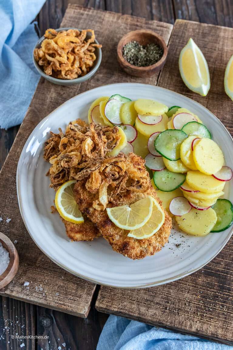 Knuspriges Zwiebelschnitzel mit Kartoffelsalat aus dem ...