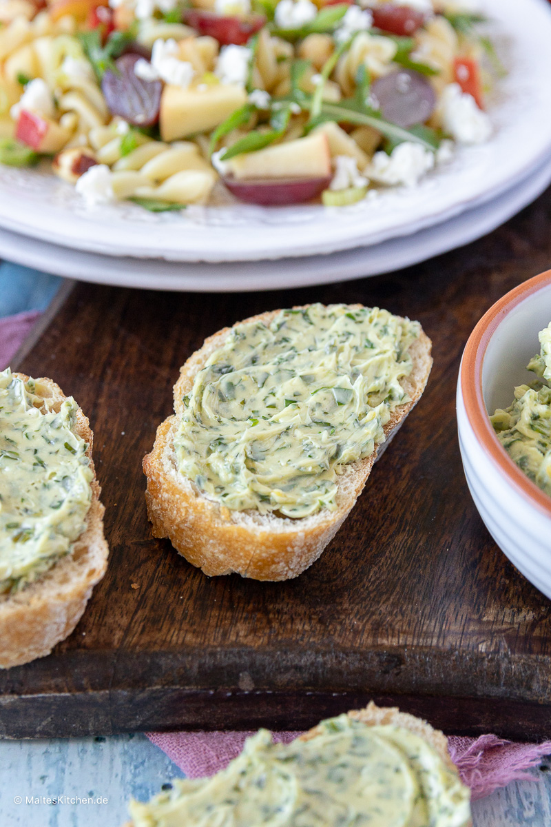 Baguette mit Bärlauchbutter