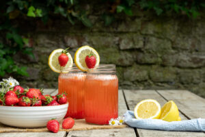 Erfrischende Erdbeerlimonade mit Zitrone