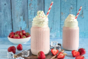 Erdbeer-Milchshake mit Vanilleeis | sommerlich frisch