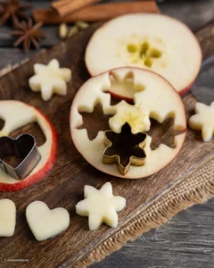 Äpfel ausstechen für den Kinderpunsch