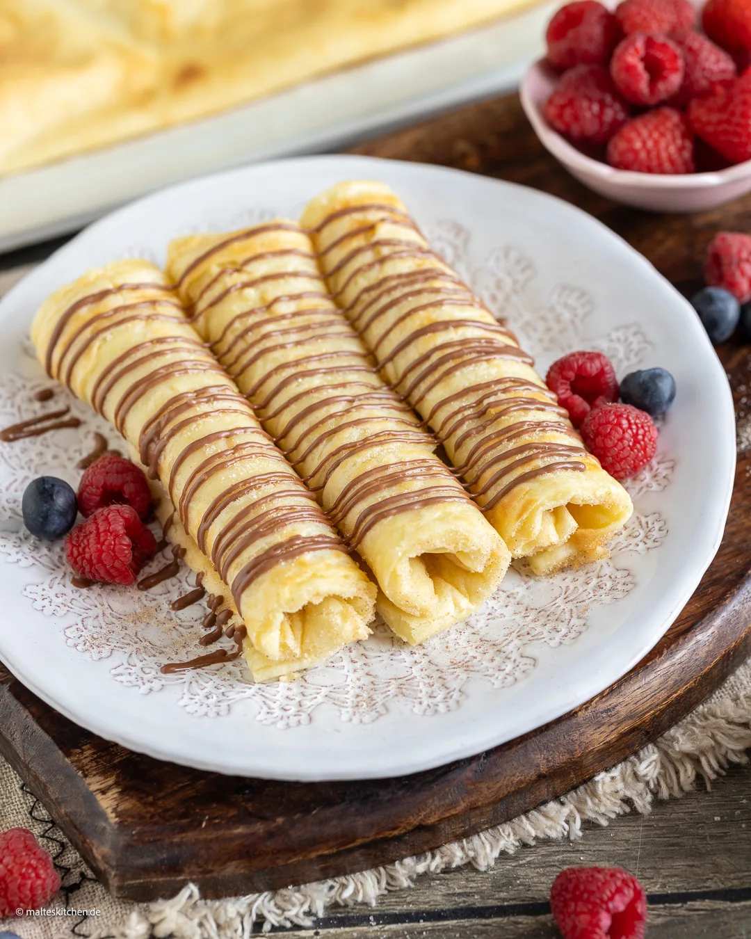 Unglaublich leckere und zarte Pfannkuchen, im Backofen gebacken.