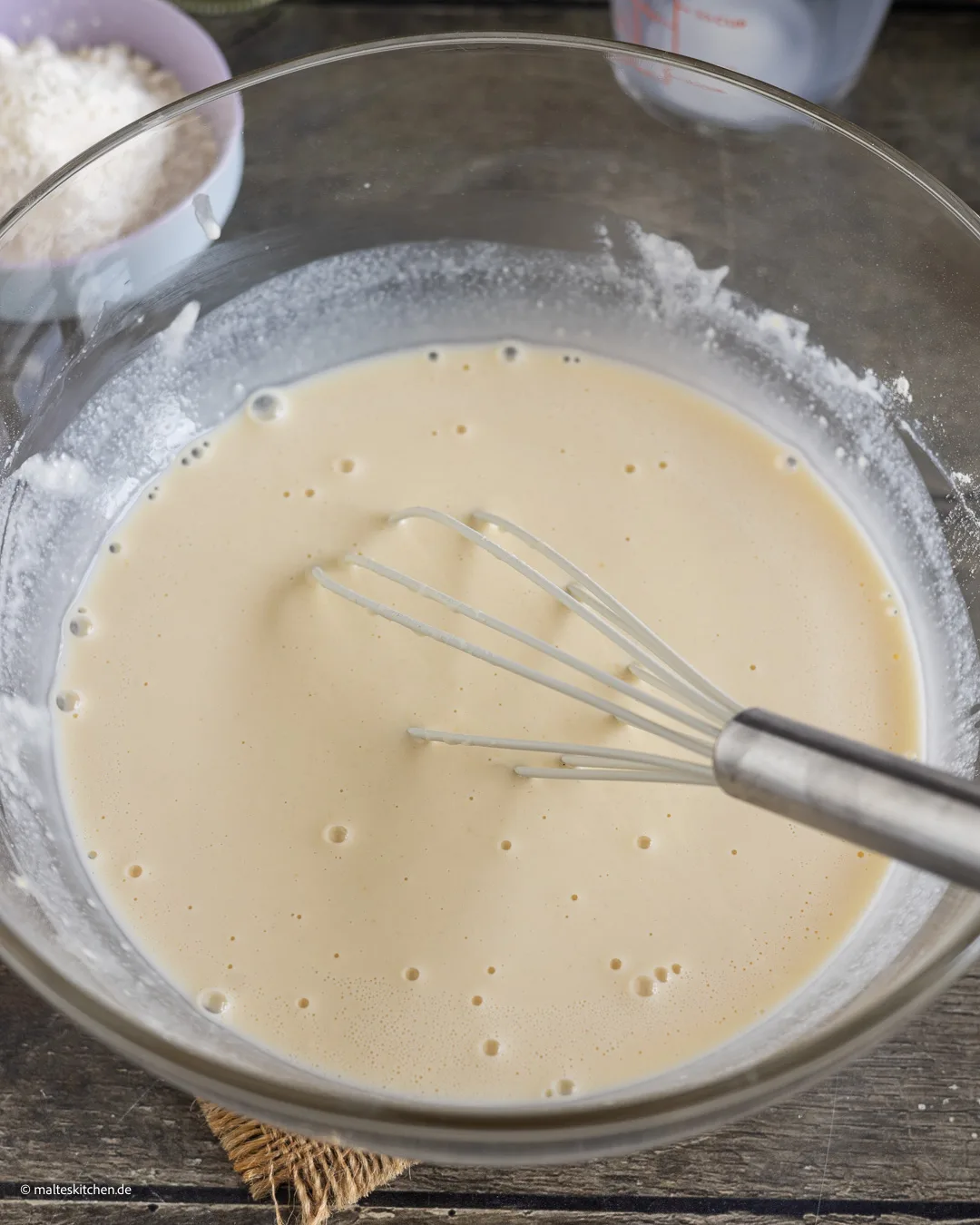 Teig für die Ofenpfannkuchen vom Blech